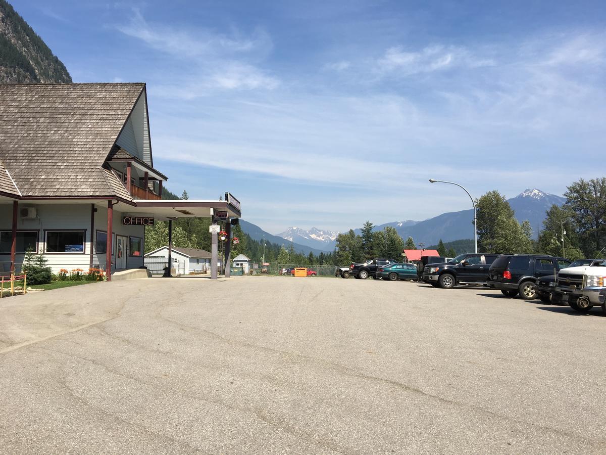 Peaks Lodge Revelstoke Luaran gambar