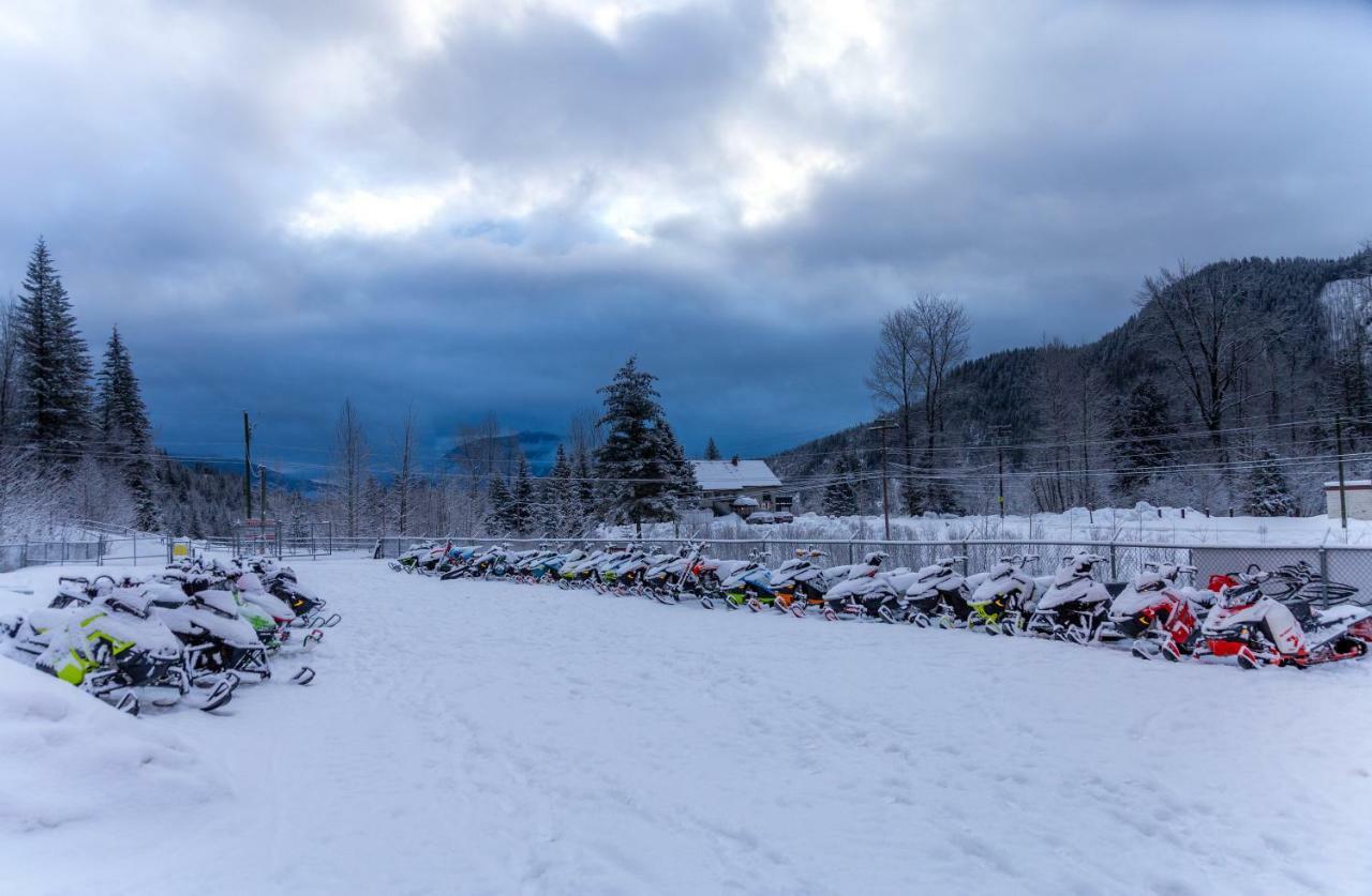 Peaks Lodge Revelstoke Luaran gambar