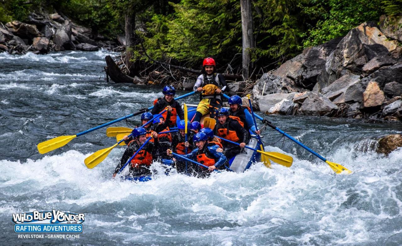 Peaks Lodge Revelstoke Luaran gambar